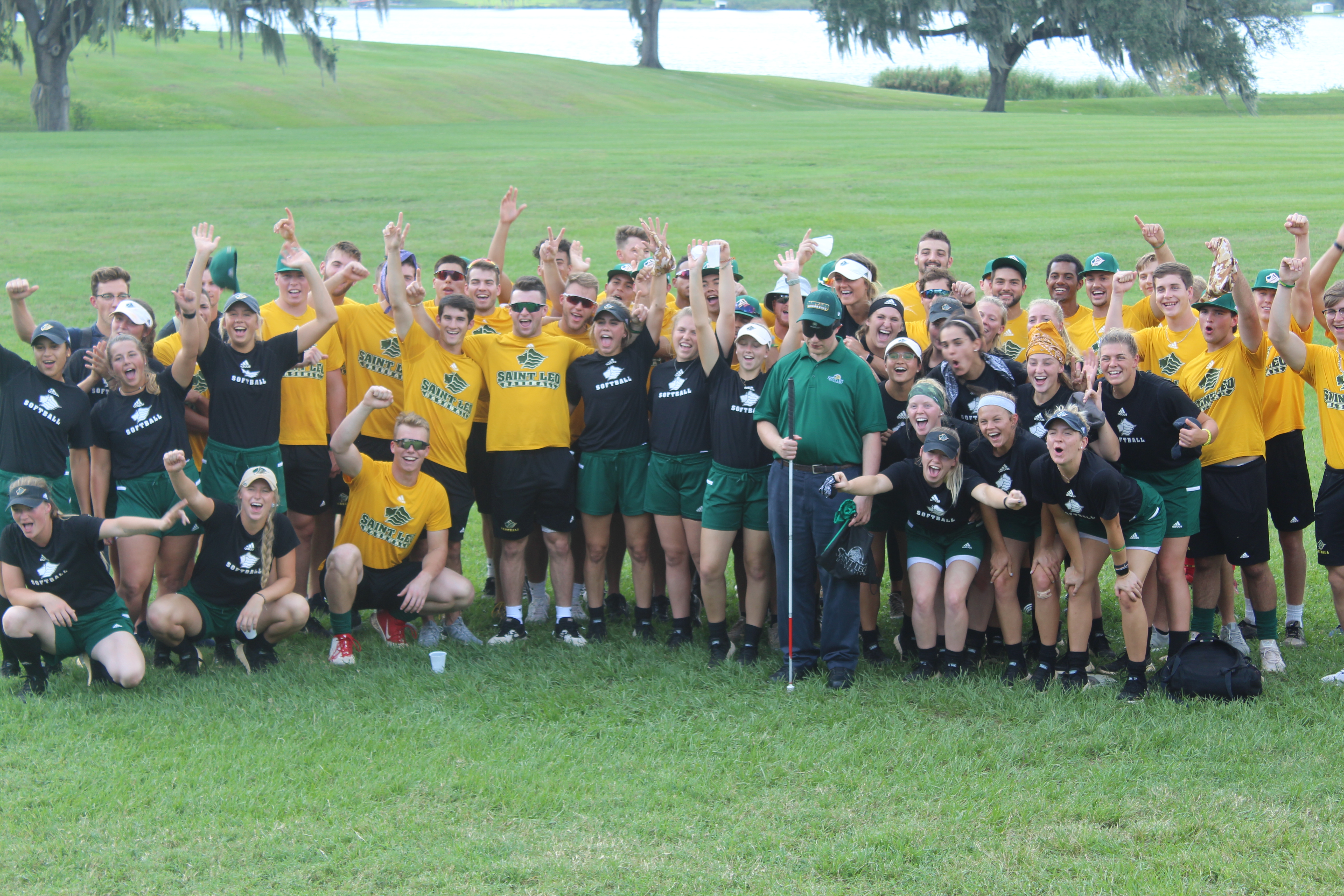 Group picture outside in the bowl