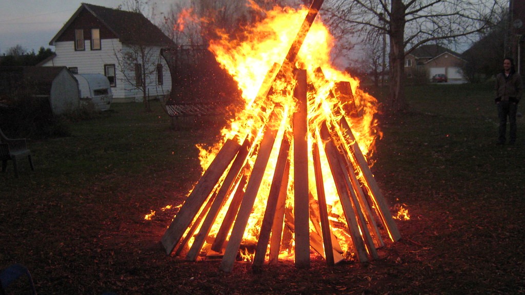 Bonfire in England land