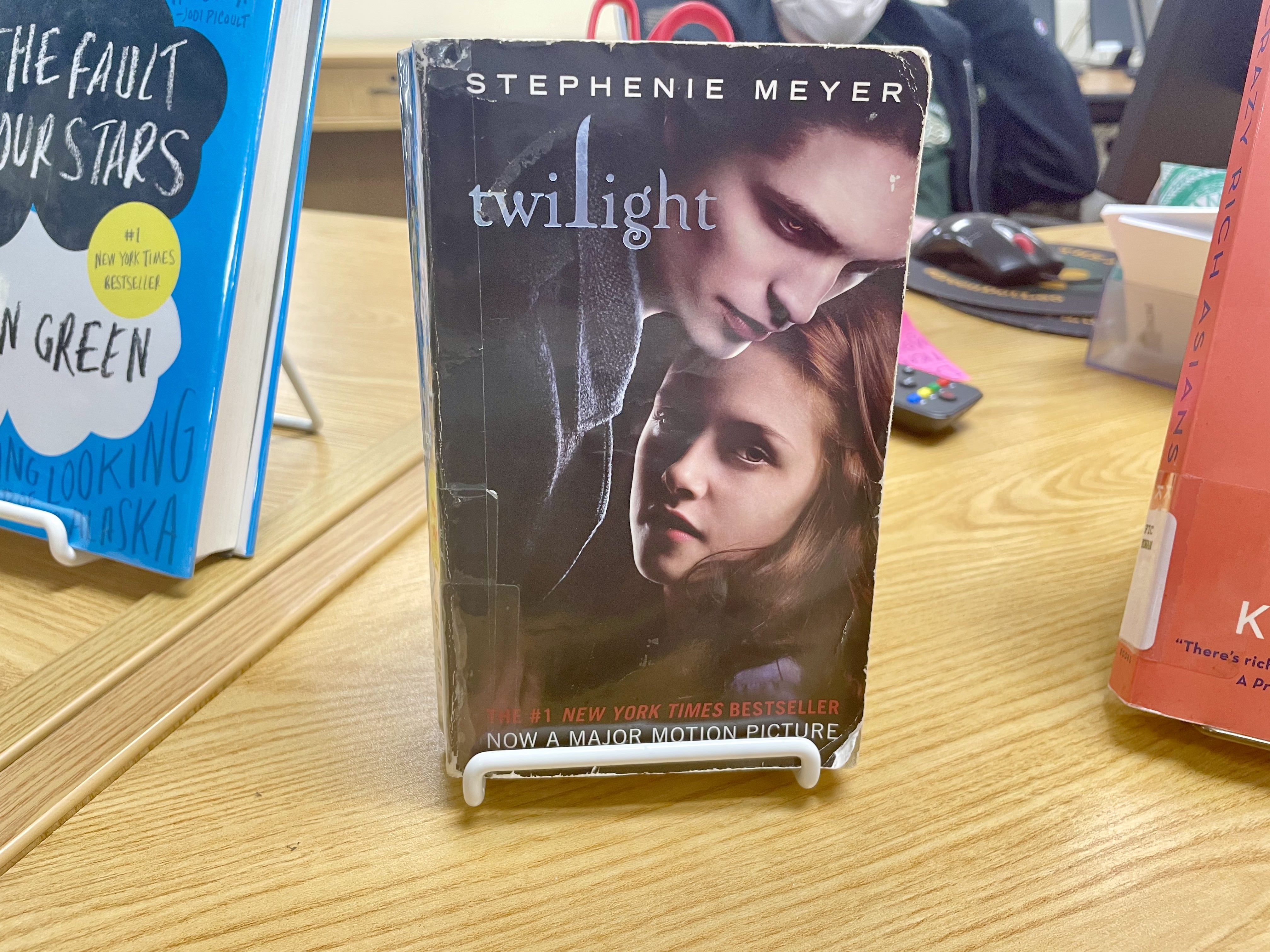 "Twilight," by Stephenie Meyer book cover.